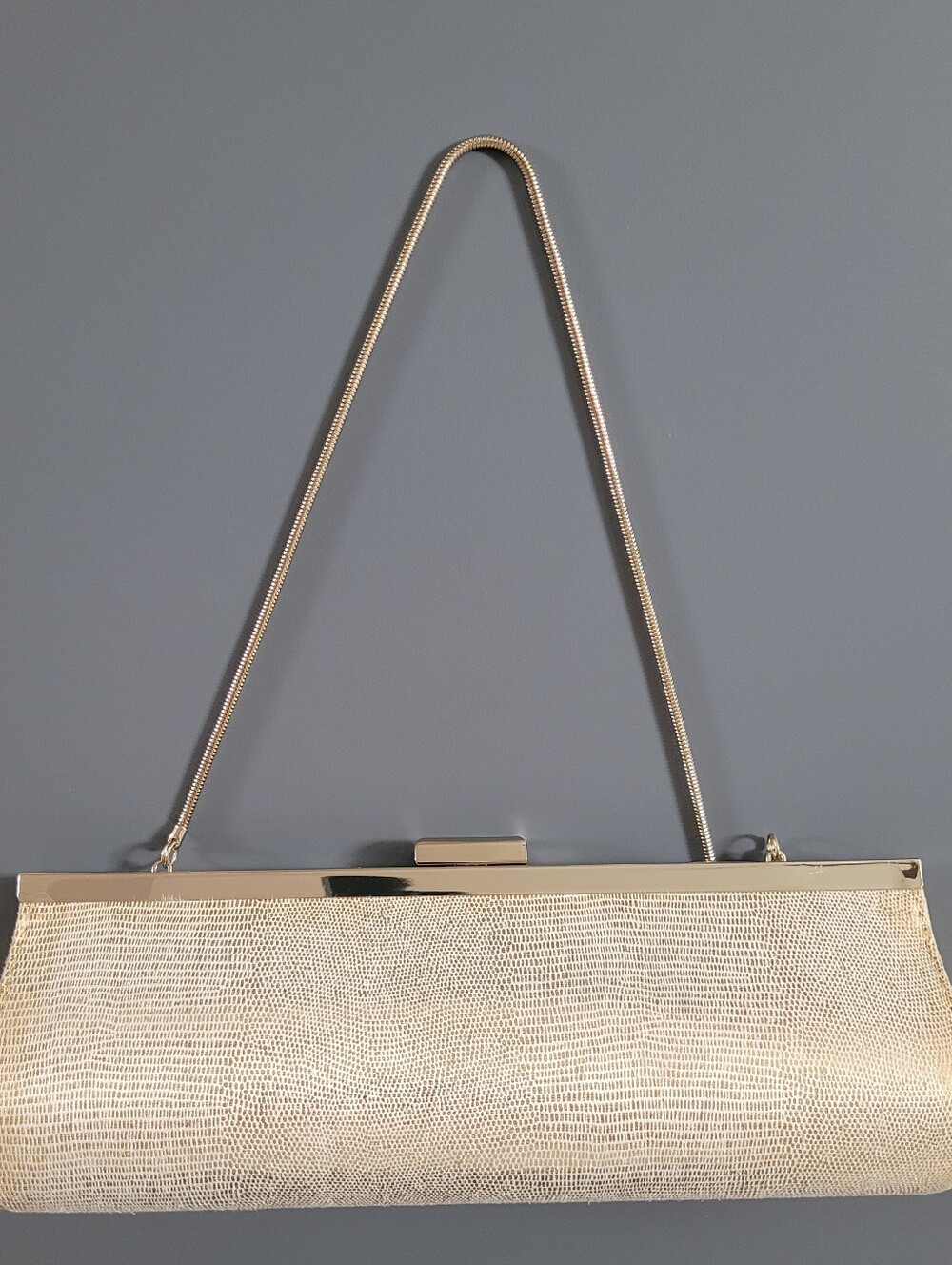 BANANA REPUBLIC GOLD CLUTCH Evening Bag Shoulder Bag Hardbody Chain Strap